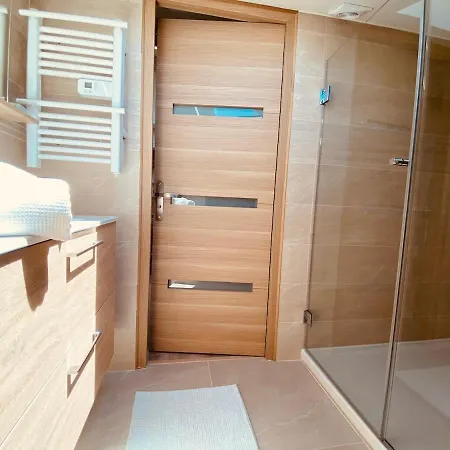 Appartement Chic Spacious 2br Few Steps From The Center Cannes