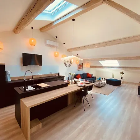 شقة Chic Spacious 2br Few Steps From The Center