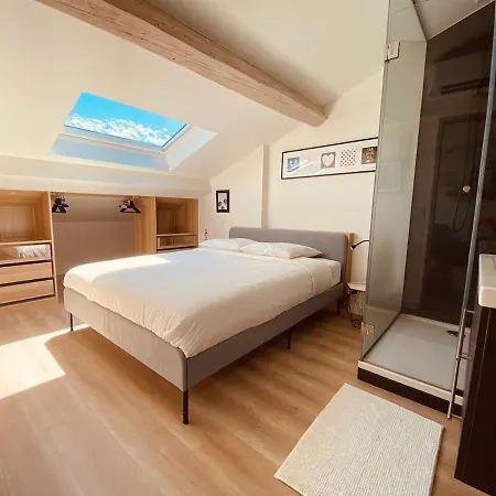 Chic Spacious 2br Few Steps From The Center كان